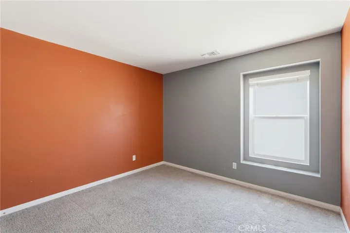 570 Farmstead, Hemet, California 92543