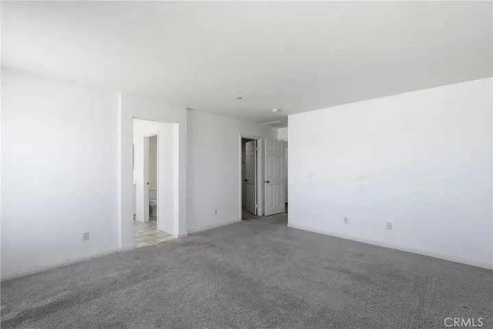 570 Farmstead, Hemet, California 92543