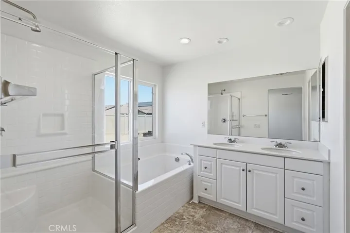 570 Farmstead, Hemet, California 92543