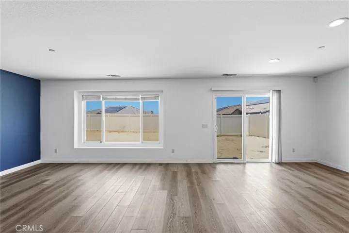 570 Farmstead, Hemet, California 92543