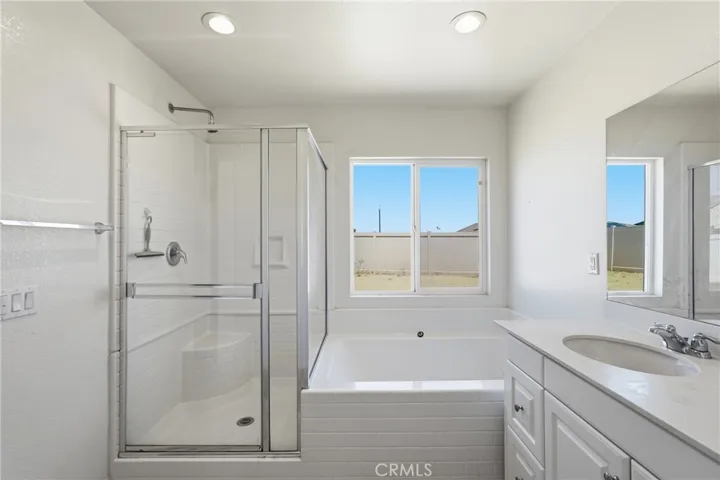 570 Farmstead, Hemet, California 92543