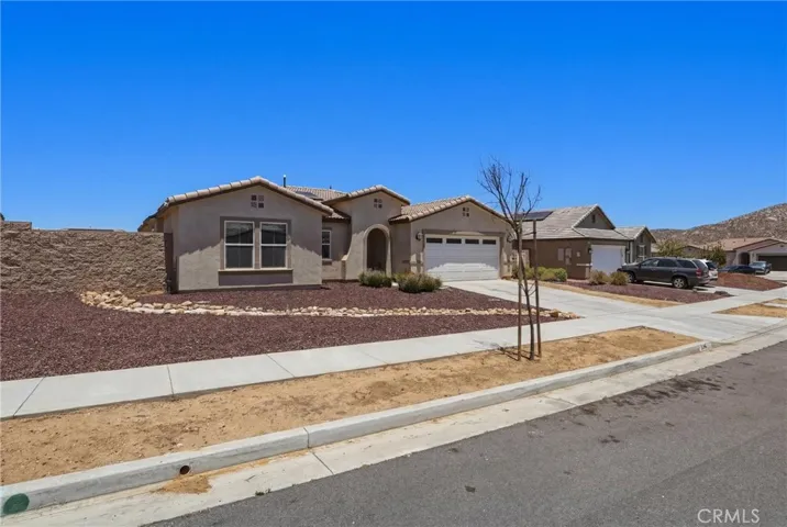 570 Farmstead, Hemet, California 92543