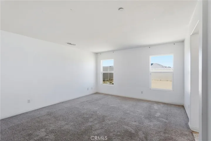 570 Farmstead, Hemet, California 92543