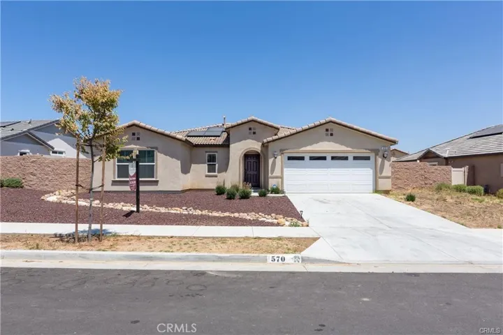 570 Farmstead, Hemet, California 92543