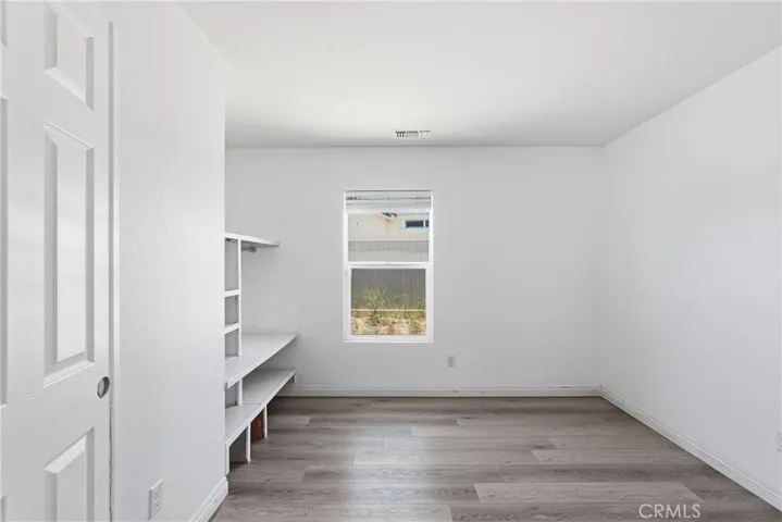 570 Farmstead, Hemet, California 92543