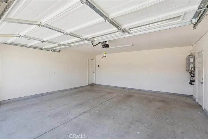 570 Farmstead, Hemet, California 92543