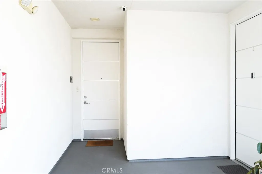 Entry 1 (Front Door) Entry 1 (Front Door)