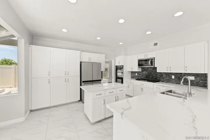 1068 Pacific Hill St, Chula Vista, California 91911