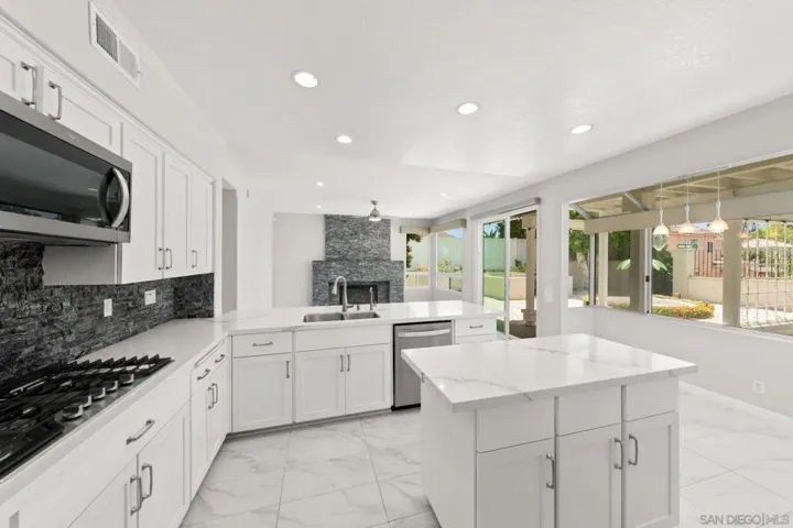 1068 Pacific Hill St, Chula Vista, California 91911