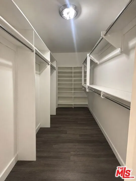 En-Suite Walk-In Clost
