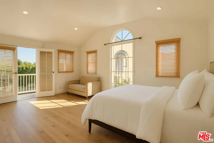 1174 Coldwater Canyon Drive, Beverly Hills, California 90210