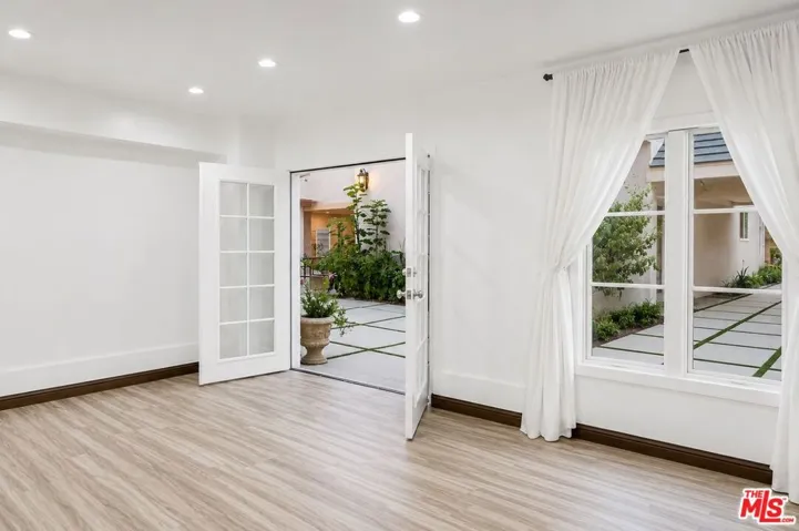 1174 Coldwater Canyon Drive, Beverly Hills, California 90210