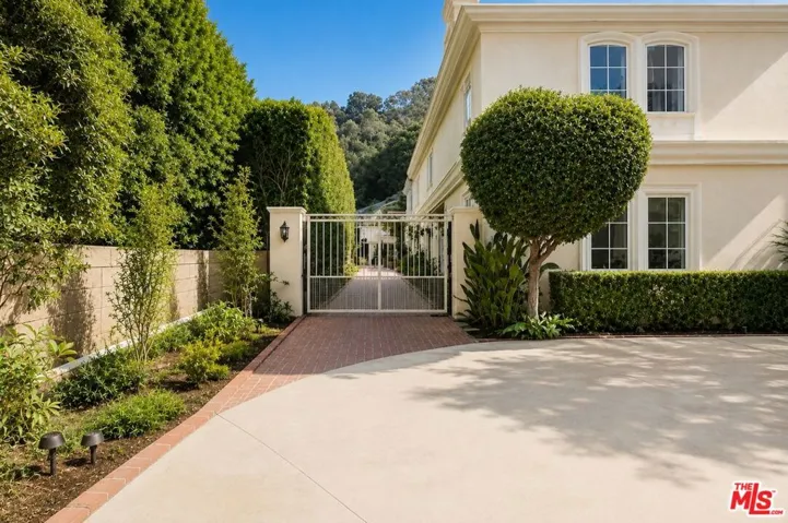 1174 Coldwater Canyon Drive, Beverly Hills, California 90210