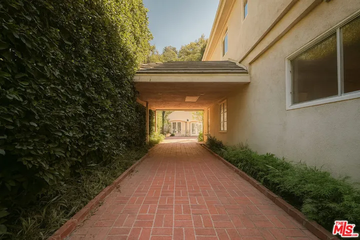1174 Coldwater Canyon Drive, Beverly Hills, California 90210