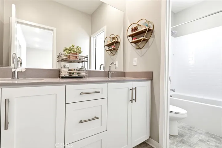 Shared bathroom with Duel Sinks