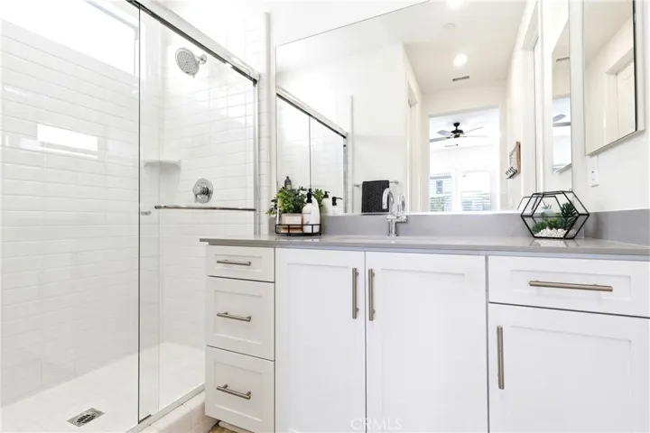 LivGen Bathroom