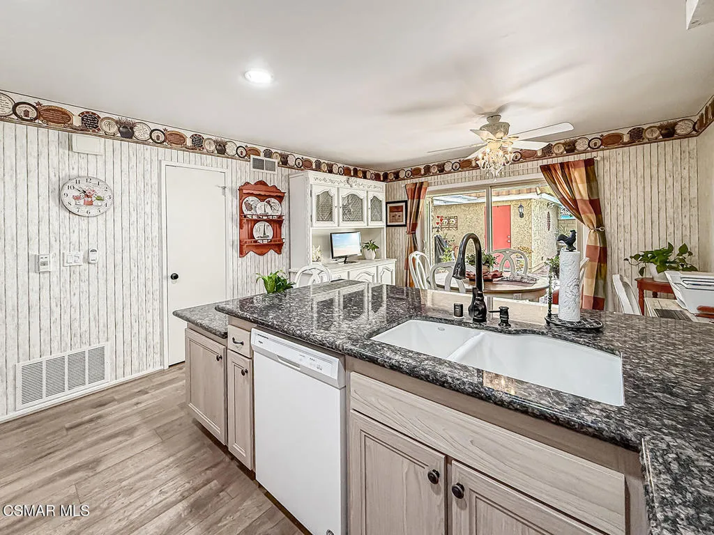 bKitchen and Dining5