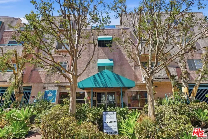 11015 Morrison Street 205, Los Angeles, California 91601