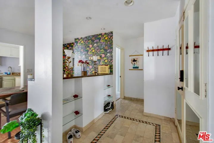 5651 Sumner Way 209, Culver City, California 90230