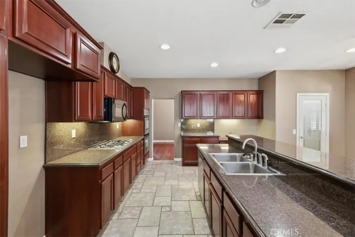 17731 Glen Hollow, Riverside, California 92504