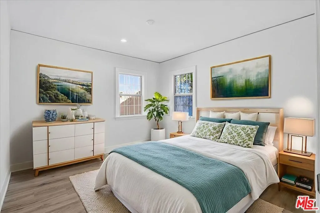 back unit virtually staged bed