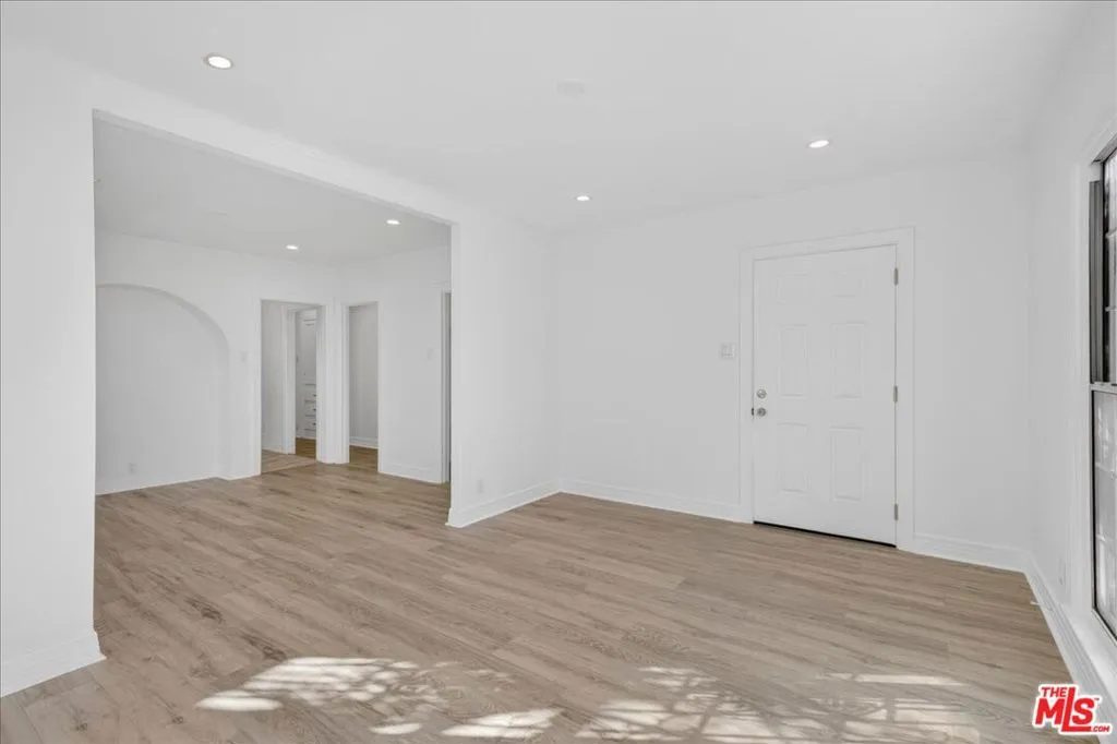 entrance to back unit living a