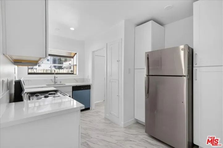 back unit kitchen