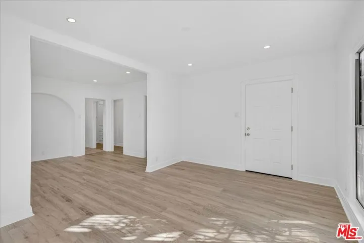 entrance to back unit living a