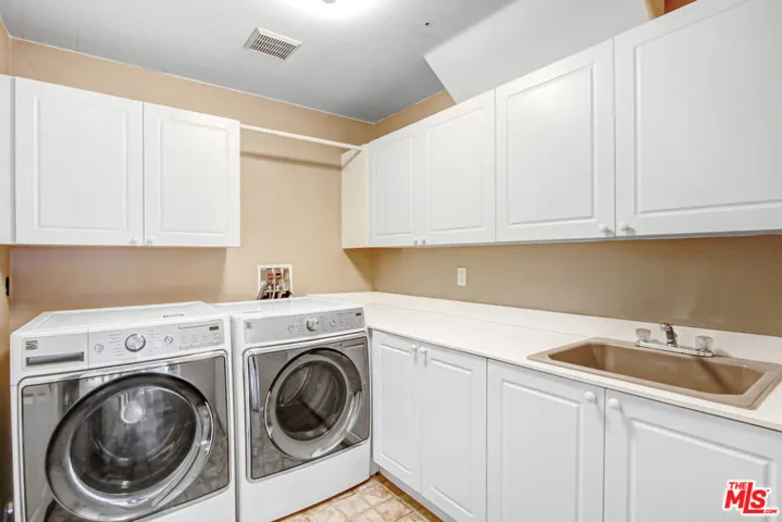 13497 Beaver Creek Drive, Eastvale, California 92880