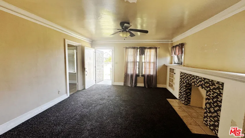 5717 4th Avenue, Los Angeles, California 90043