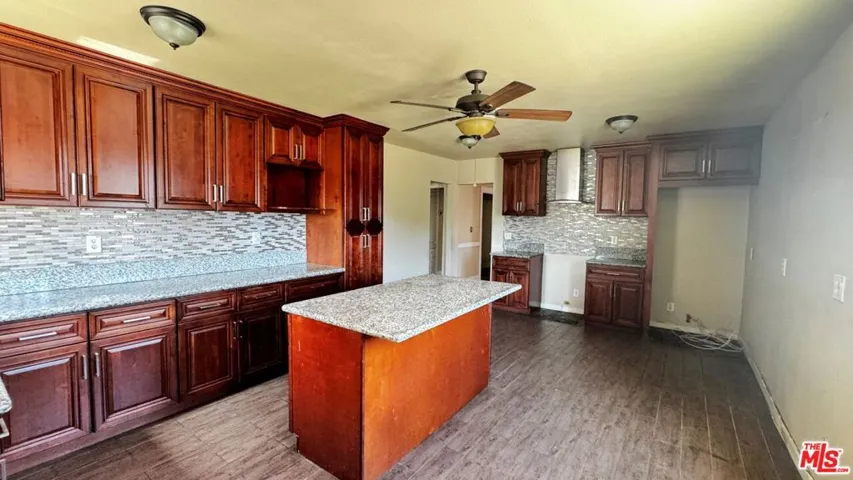 5717 4th Avenue, Los Angeles, California 90043
