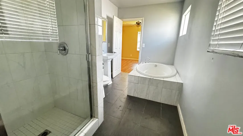 5717 4th Avenue, Los Angeles, California 90043