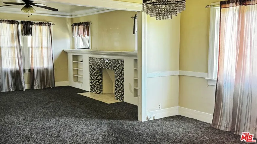 5717 4th Avenue, Los Angeles, California 90043