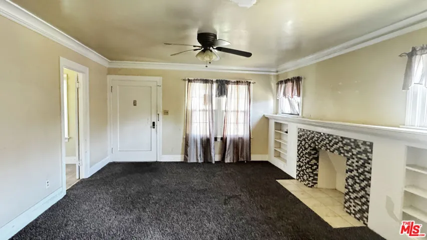 5717 4th Avenue, Los Angeles, California 90043