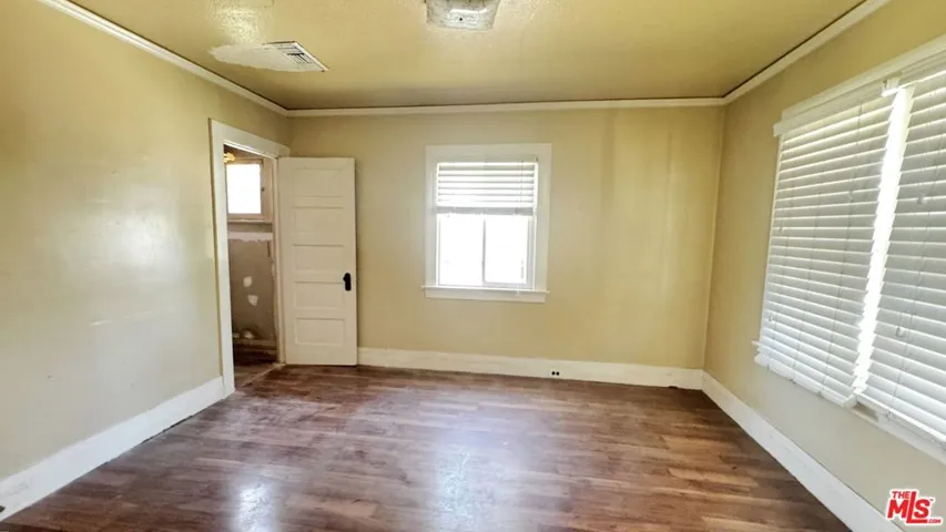 5717 4th Avenue, Los Angeles, California 90043