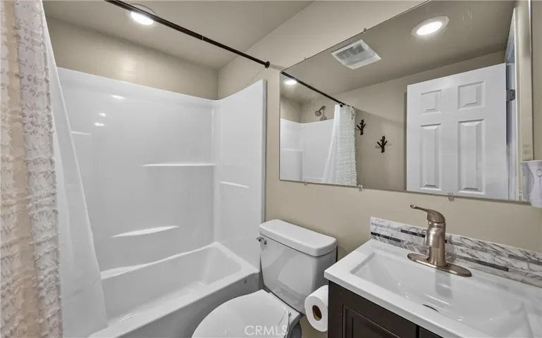 650 Dahlia, Green Valley Lake, California 92341