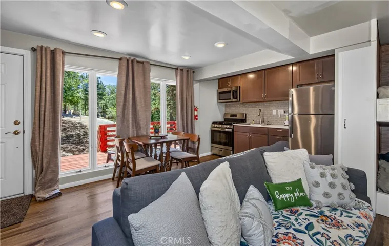 650 Dahlia, Green Valley Lake, California 92341