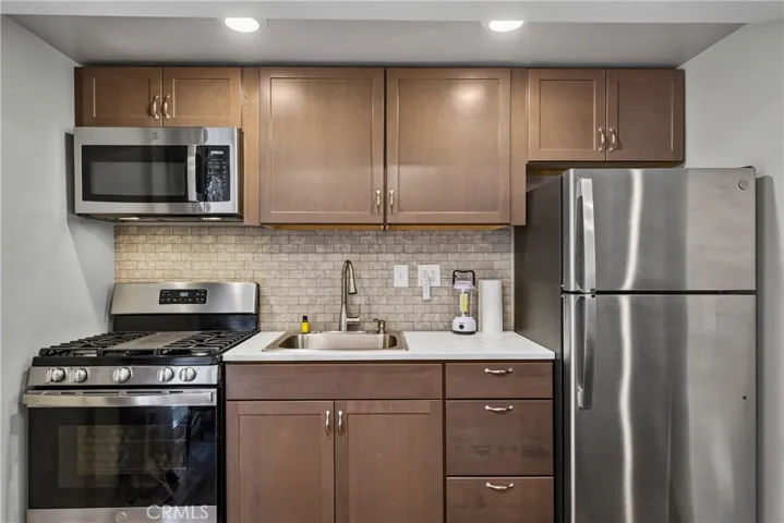 650 Dahlia, Green Valley Lake, California 92341