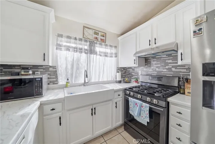 14161 Surrey Court, Victorville, California 92394