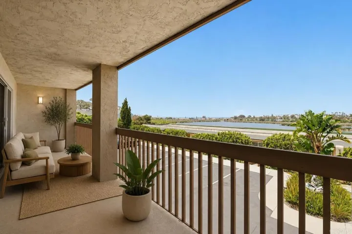 2475 Jefferson Street 103, Carlsbad, California 92008
