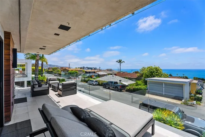848 Hillcrest Drive, Laguna Beach, California 92651