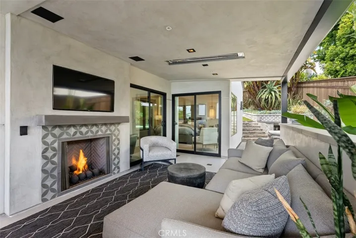 848 Hillcrest Drive, Laguna Beach, California 92651