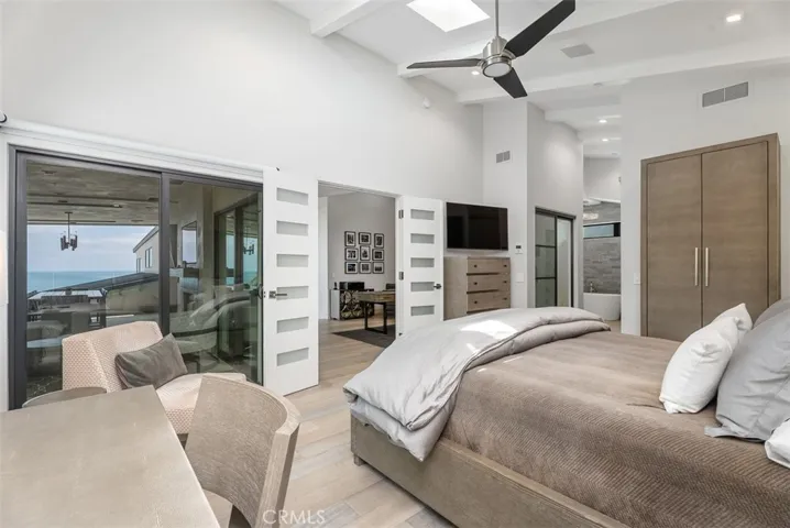 848 Hillcrest Drive, Laguna Beach, California 92651