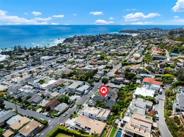 848 Hillcrest Drive, Laguna Beach, California 92651