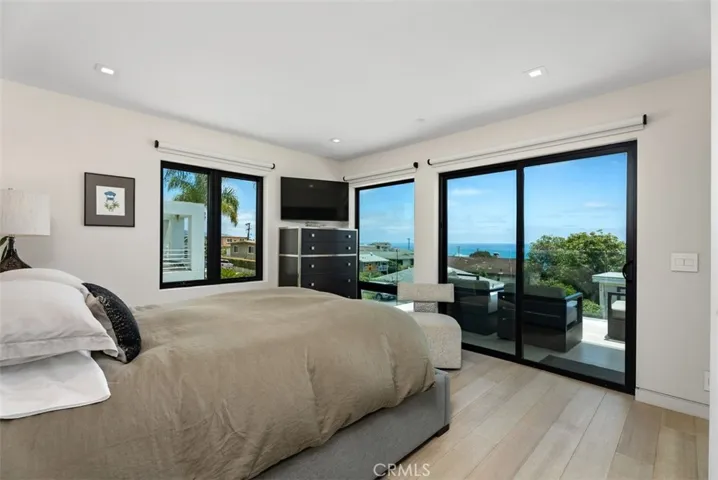 848 Hillcrest Drive, Laguna Beach, California 92651