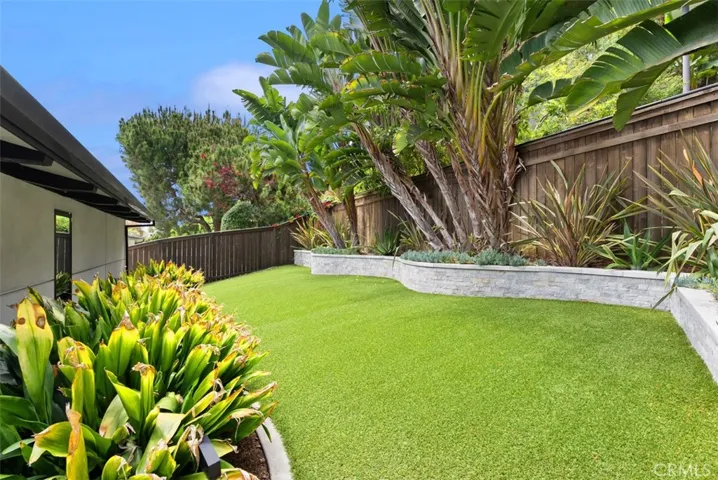 848 Hillcrest Drive, Laguna Beach, California 92651