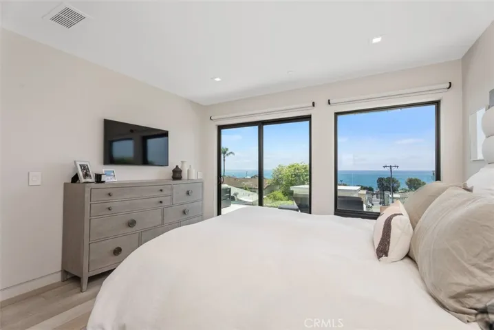 848 Hillcrest Drive, Laguna Beach, California 92651