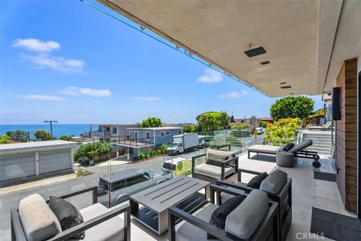 848 Hillcrest Drive, Laguna Beach, California 92651