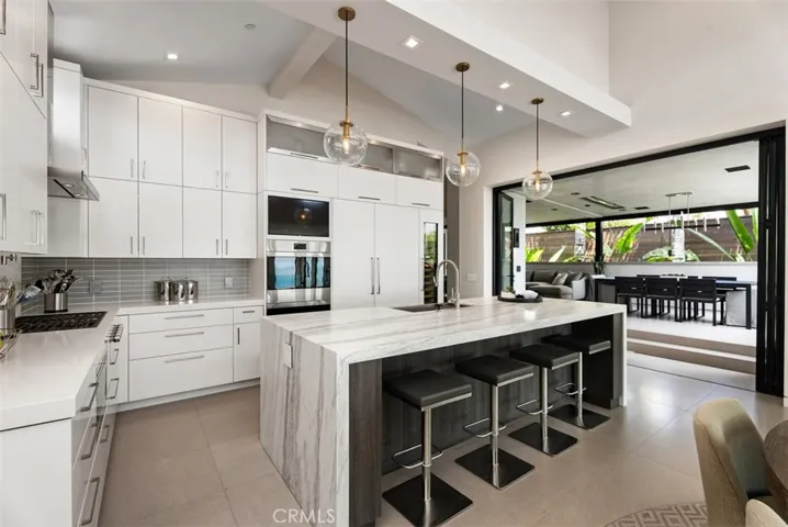 848 Hillcrest Drive, Laguna Beach, California 92651