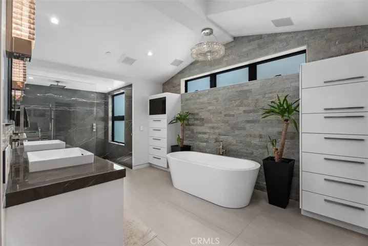 848 Hillcrest Drive, Laguna Beach, California 92651